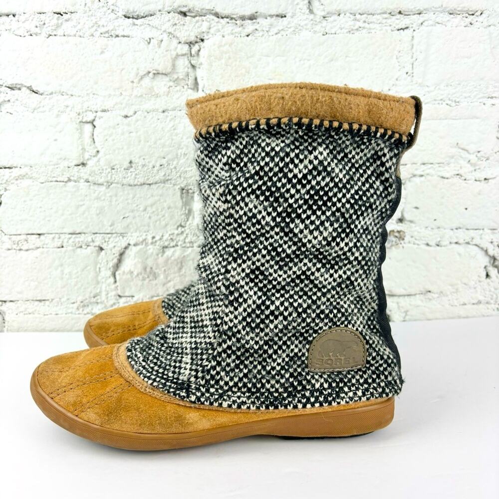 Sorel Black and Tan Knit Winter Boots